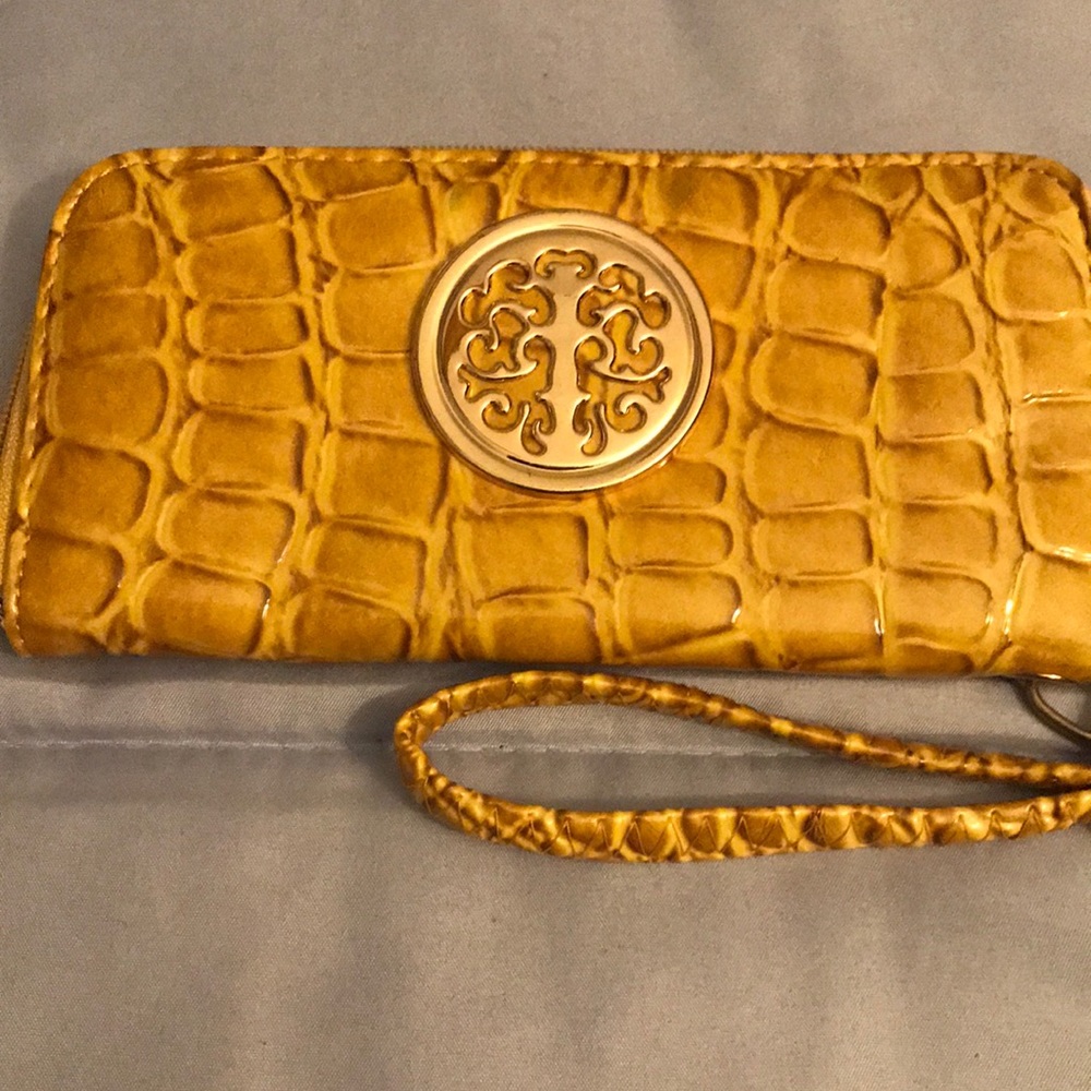 Clutch purse